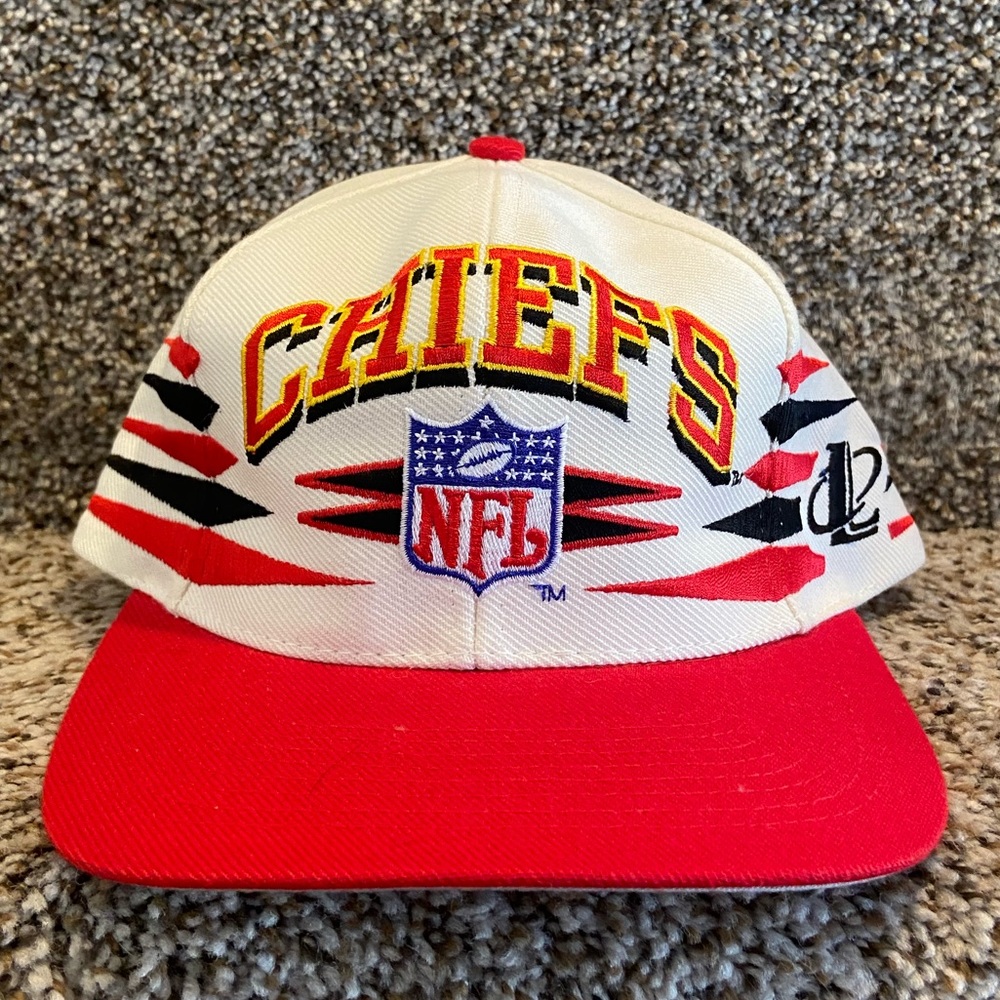 Vintage 90's KANSAS CITY CHIEFS Logo Athletic Diamond Cut Snapback Hat Cap NFL
